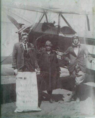 Qantas and Aussie Post Centenary Flight Takes Off