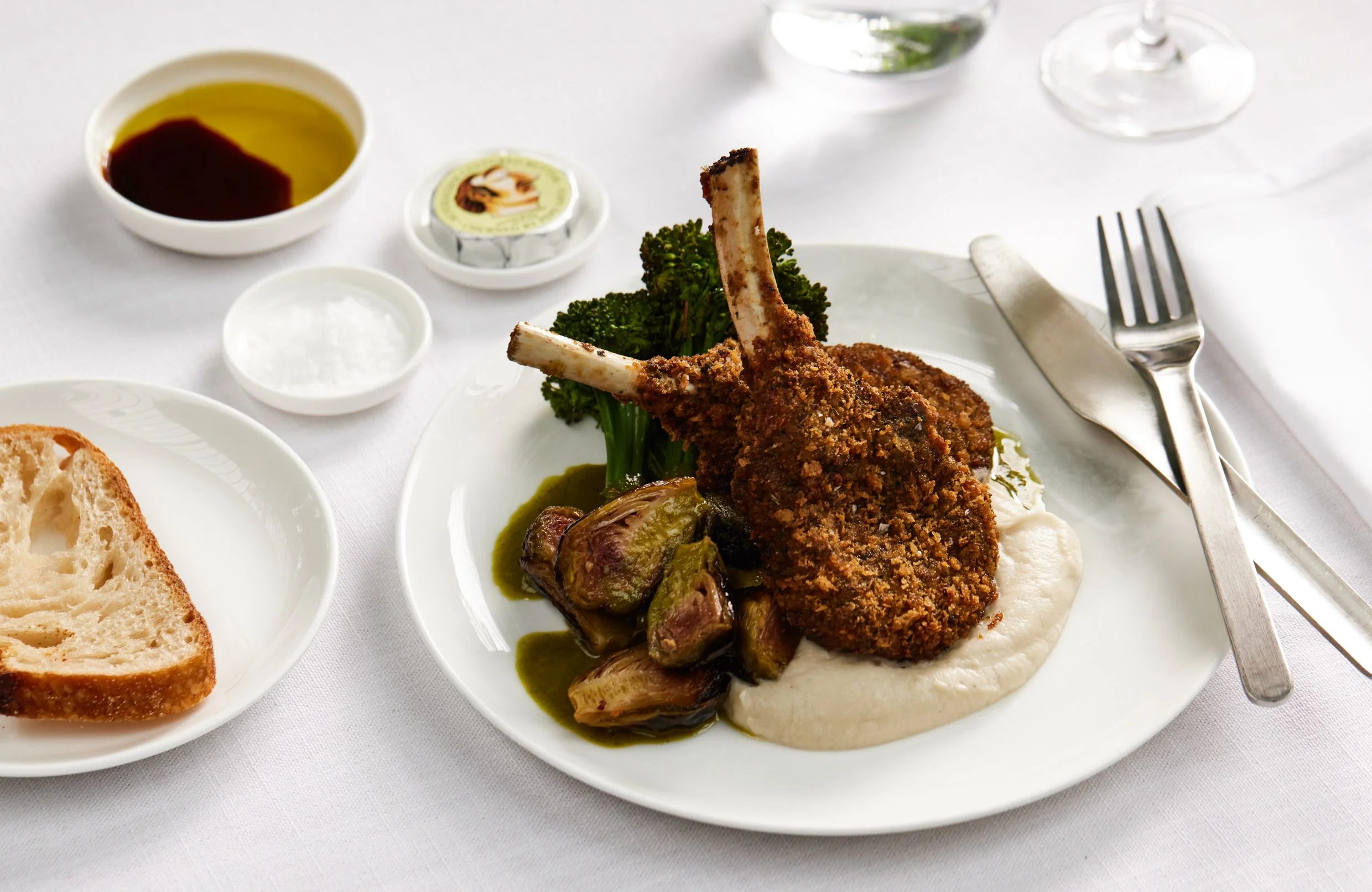 Qantas Invests in New Menus, Larger Meals and Premium Produce
