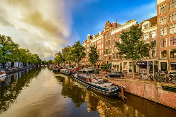 China Southern To Europe Amsterdam From 1053 Rome From 1078 London 1246 More - from Sydney promotional image