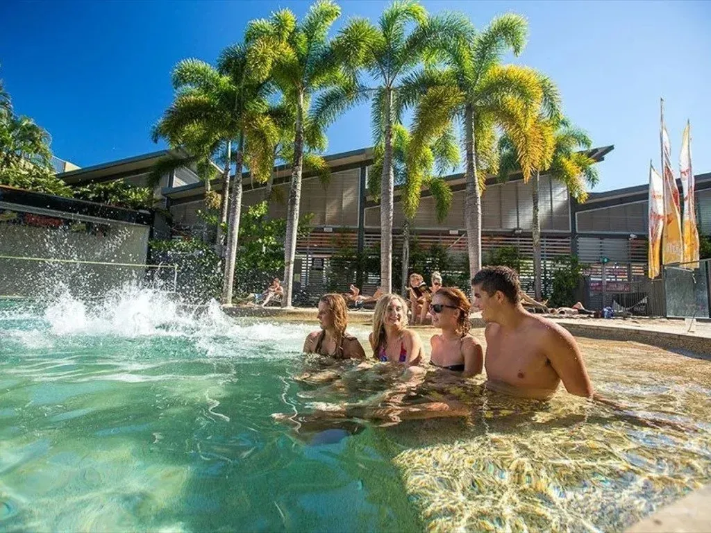 Gilligan’s Backpacker Hotel &amp; Resort Cairns
