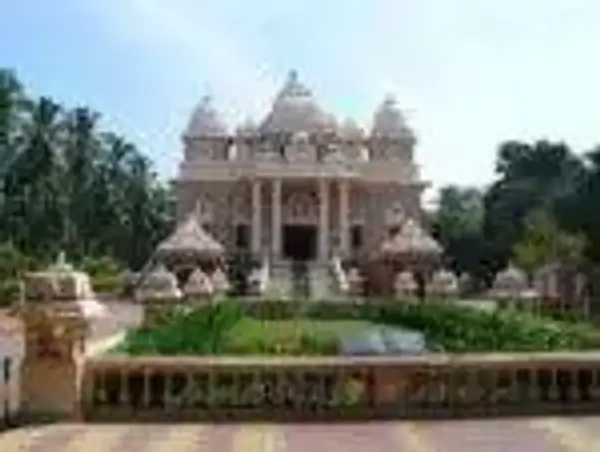 Qantas: All Major Cities to India, Starting at $879 Return [various dates] - from Cities promotional image