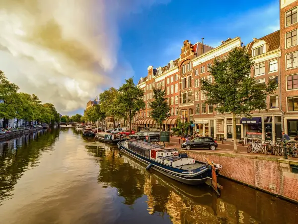 China Southern To Europe Amsterdam From 1053 Rome From 1078 London 1246 More - from Sydney promotional image