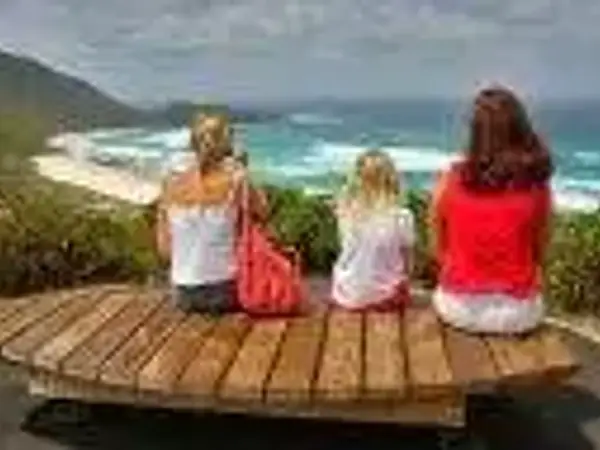 Intrepid Travel: Explore Australia or New Zealand and earn up to 20,000 Qantas points