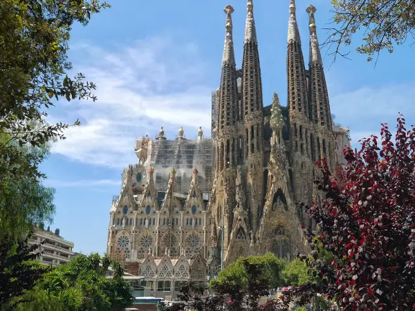 5-Star Business Class to Barcelona: Sydney from $5,728 return on Asiana Airlines & Korean Air - from Sydney promotional image