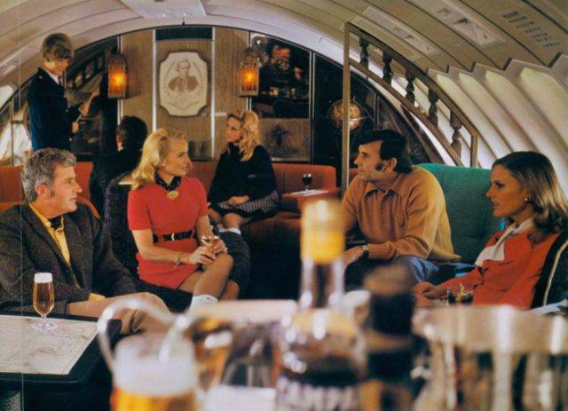 The old Captain Cook 747-200 Qantas Inflight Lounge